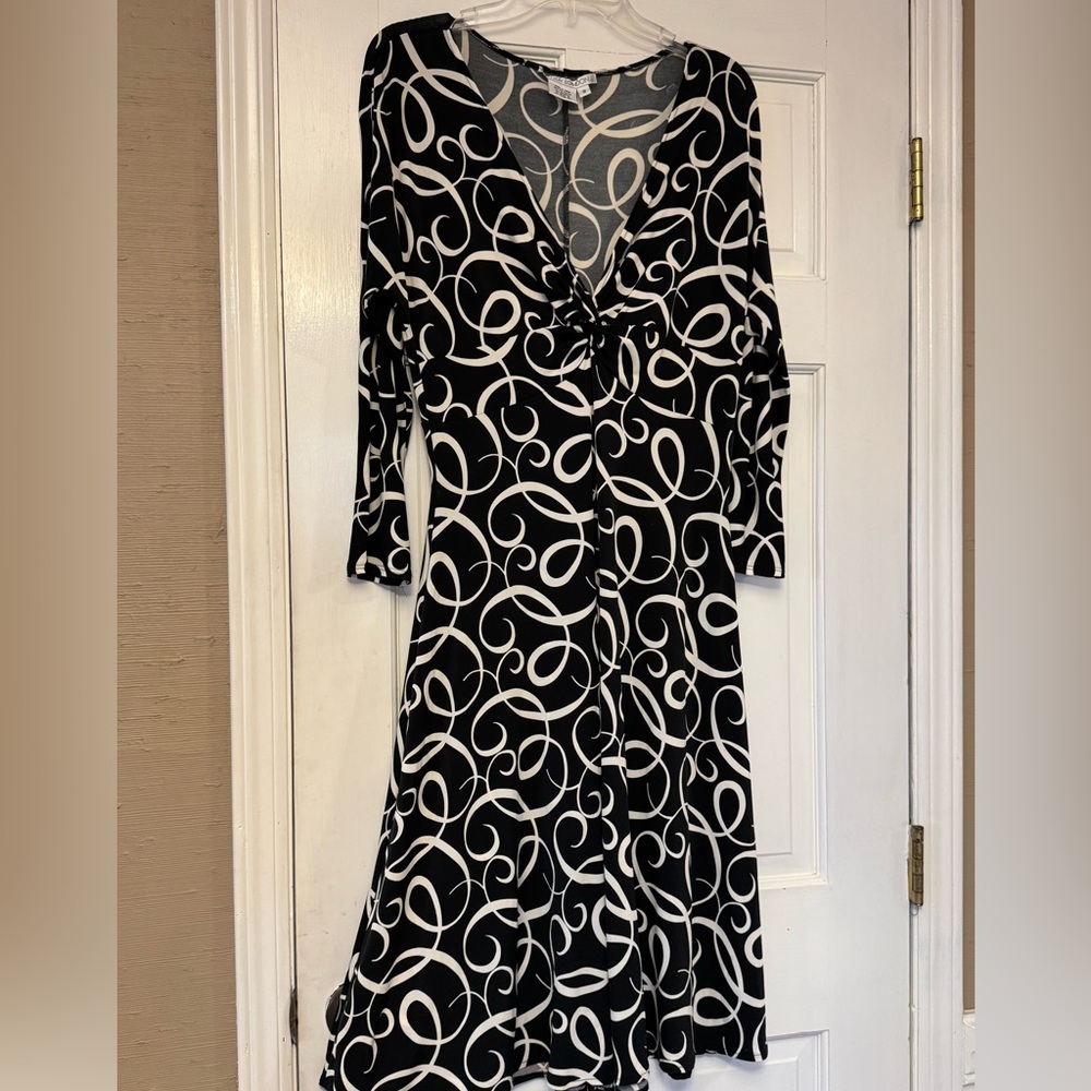 Maggy‎ London Black and White Swirl Dress